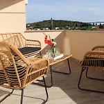 Apartman With Parking Space - Ugljan - 18238 Kukljica