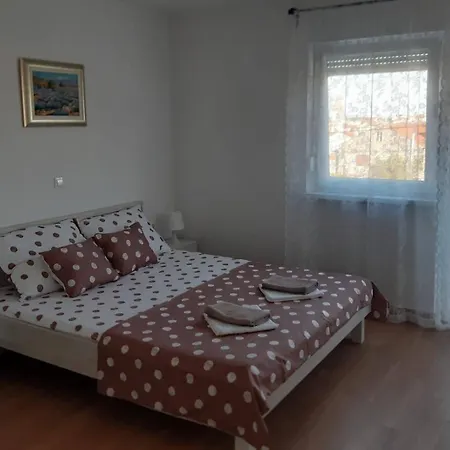 With Parking Space - Ugljan - 18238 Apartament *